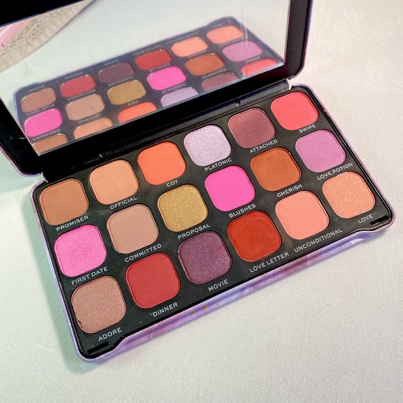 Makeup Revolution Eyeshadow Palette, Forever Flawless Unconditional Love - Picture 11 of 11